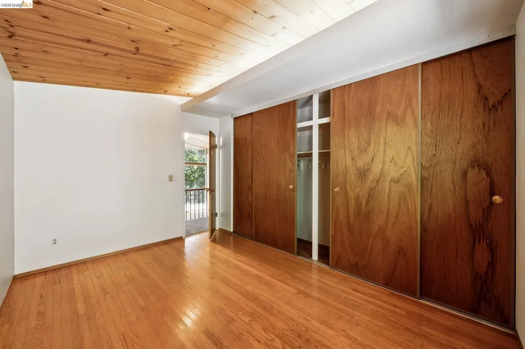 6725 Moore Drive Oakland CA 94611