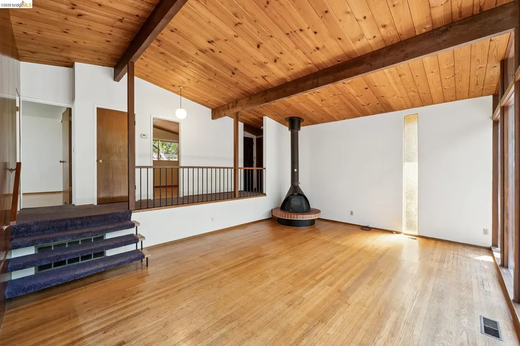 6725 Moore Drive Oakland CA 94611