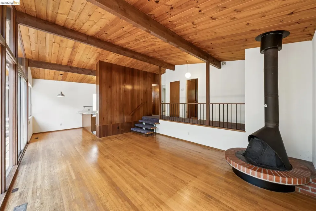 6725 Moore Drive Oakland CA 94611