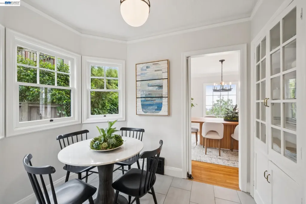 6968 Thornhill Drive Oakland CA 94611
