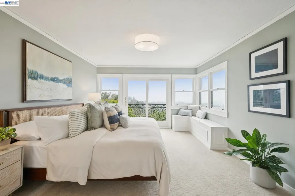 6968 Thornhill Drive Oakland CA 94611