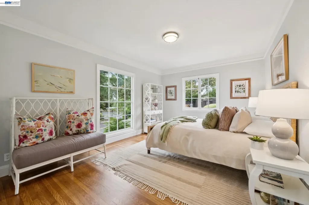 6968 Thornhill Drive Oakland CA 94611
