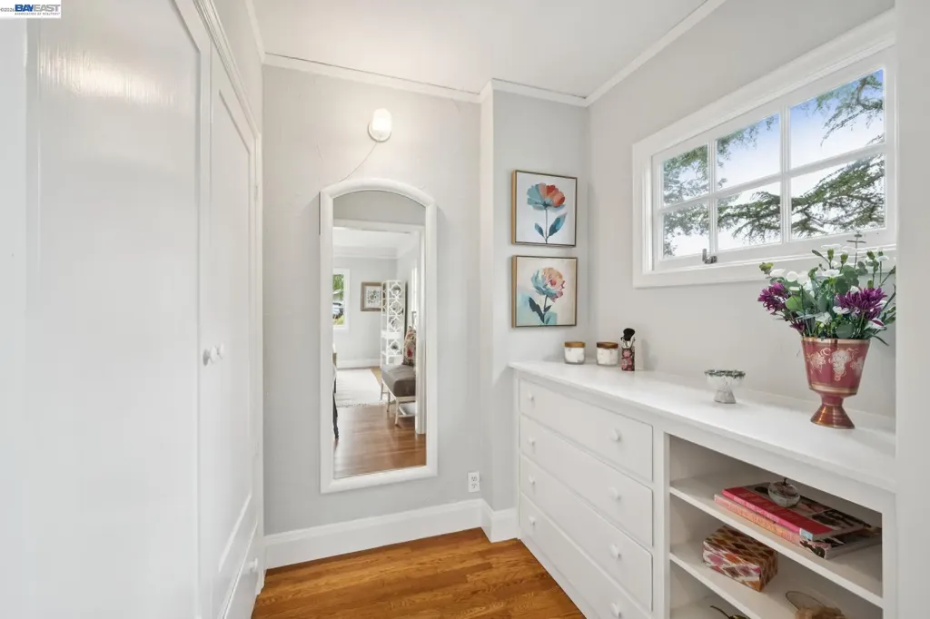 6968 Thornhill Drive Oakland CA 94611