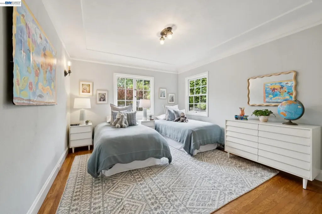 6968 Thornhill Drive Oakland CA 94611