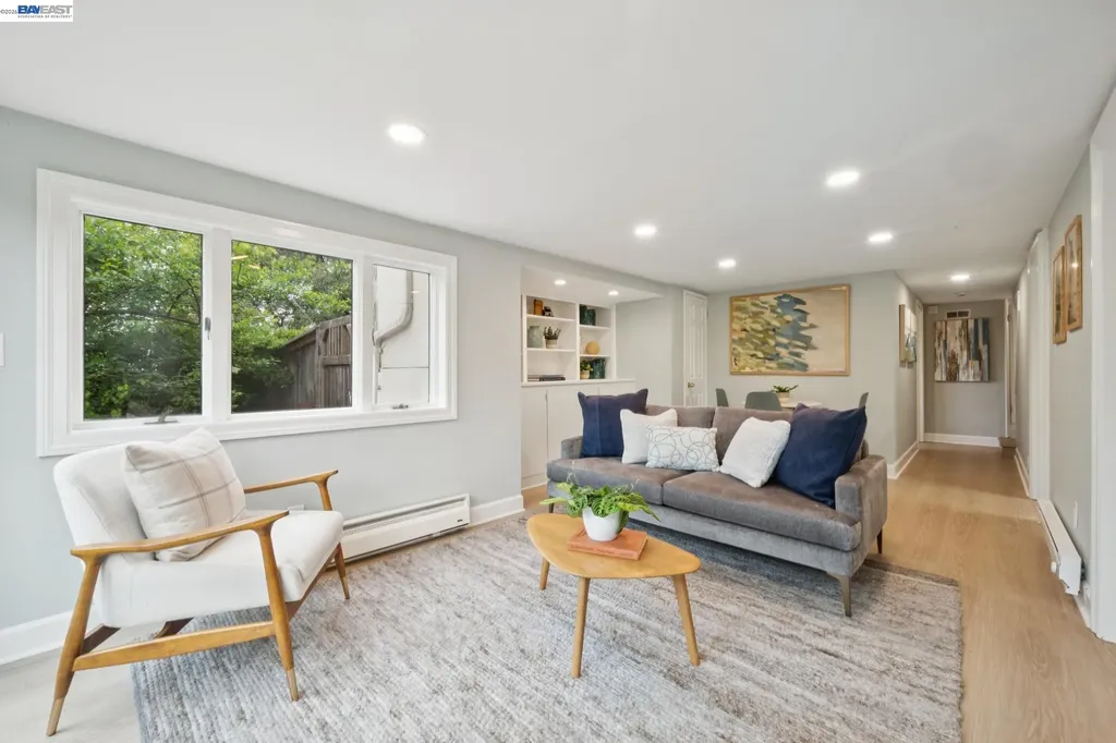 6968 Thornhill Drive Oakland CA 94611