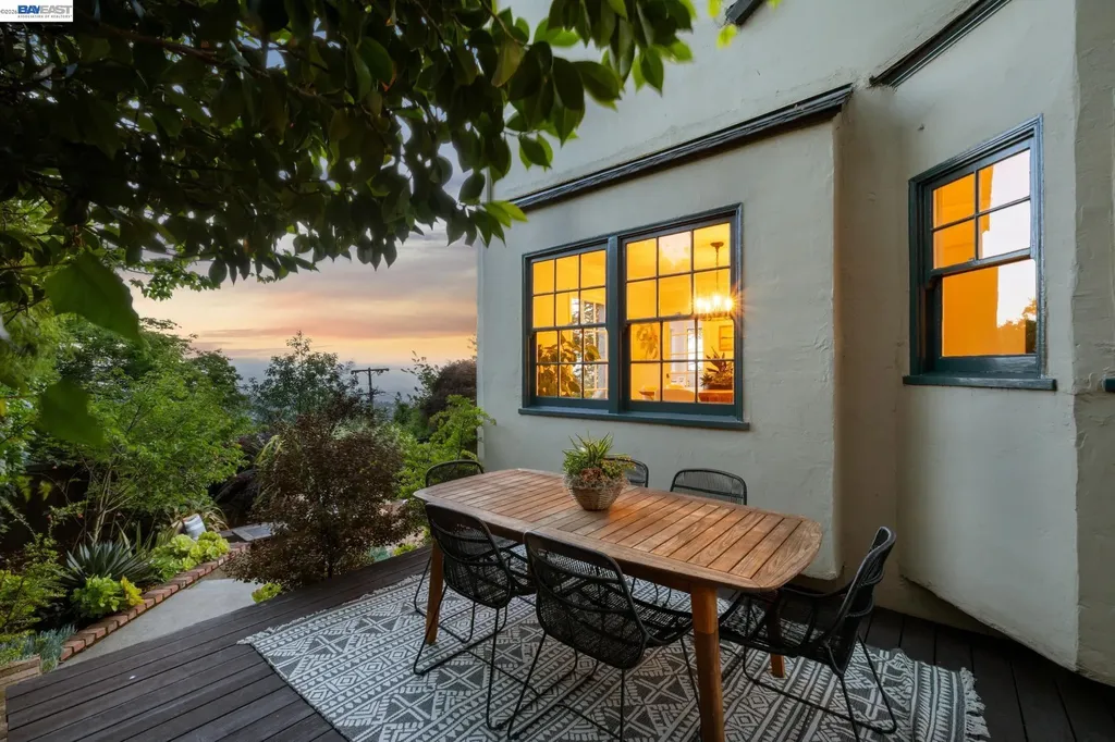 6968 Thornhill Drive Oakland CA 94611