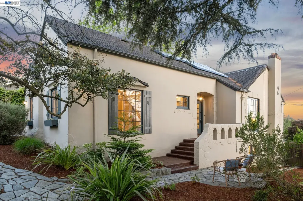 6968 Thornhill Drive Oakland CA 94611