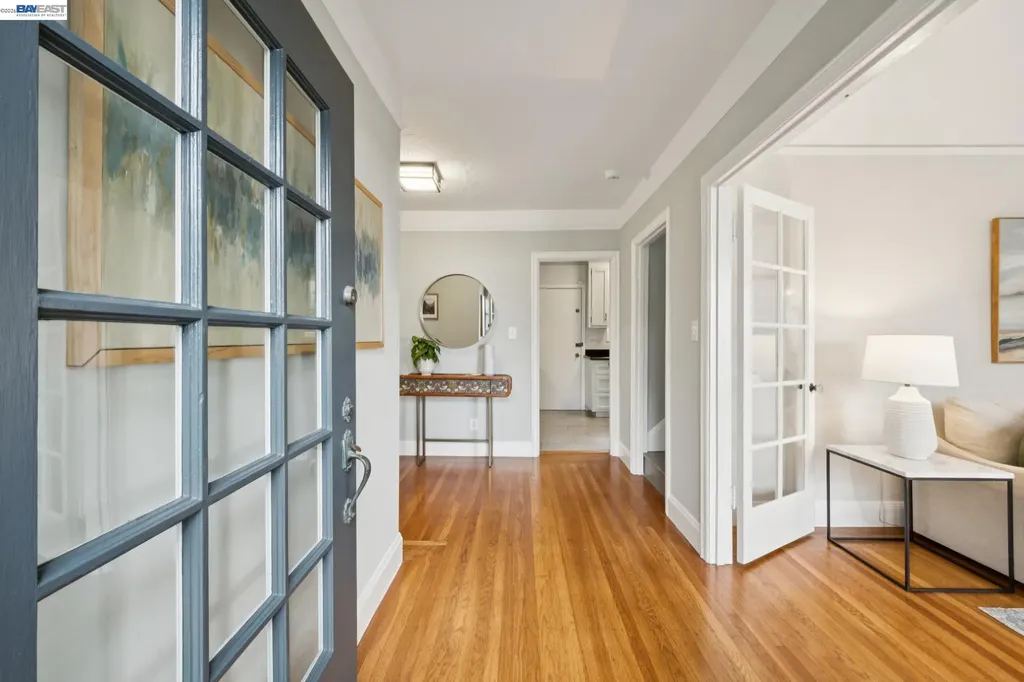 6968 Thornhill Drive Oakland CA 94611