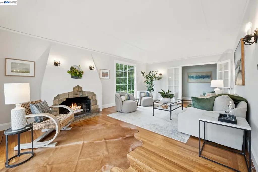 6968 Thornhill Drive Oakland CA 94611