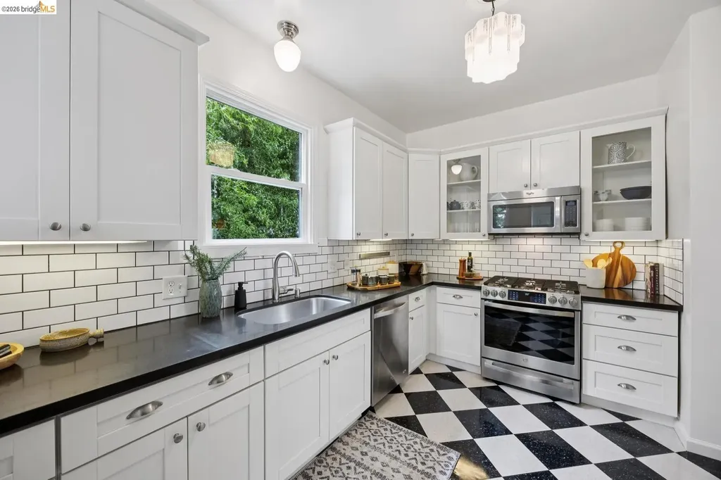 1357 25th Street Oakland CA 94606