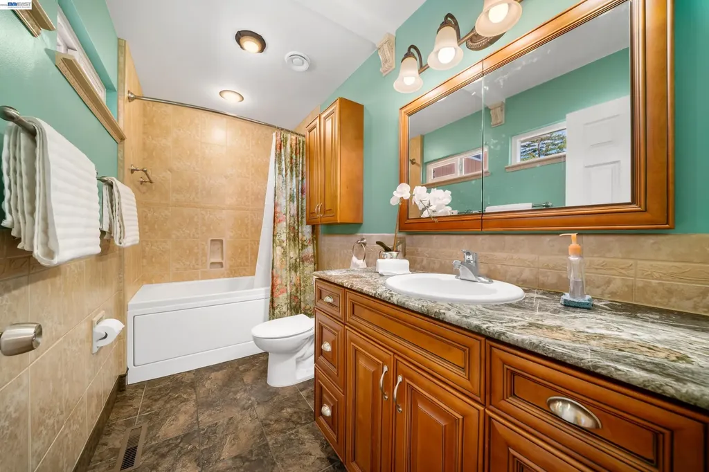 259 Donegal Way Martinez CA 94553