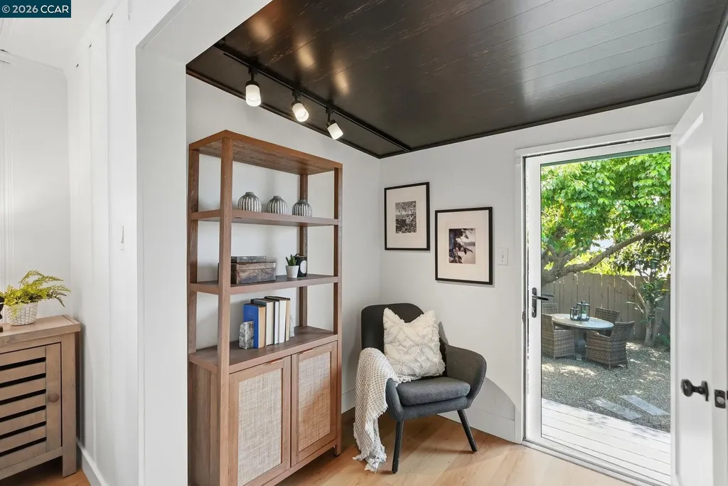 3758 Patterson Avenue Oakland CA 94619