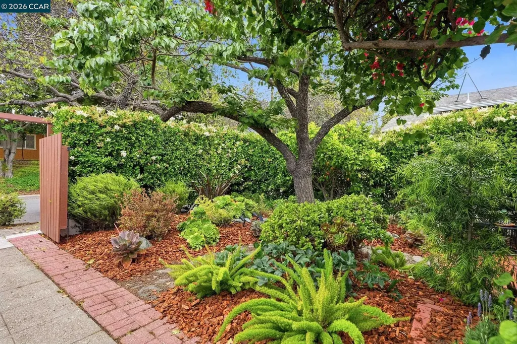 3758 Patterson Avenue Oakland CA 94619