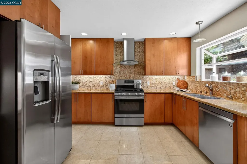 28 Rheem Boulevard Orinda CA 94563