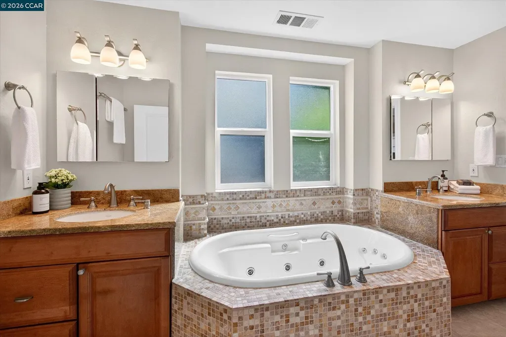 28 Rheem Boulevard Orinda CA 94563
