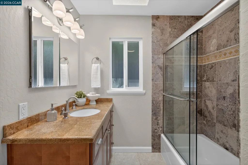 28 Rheem Boulevard Orinda CA 94563