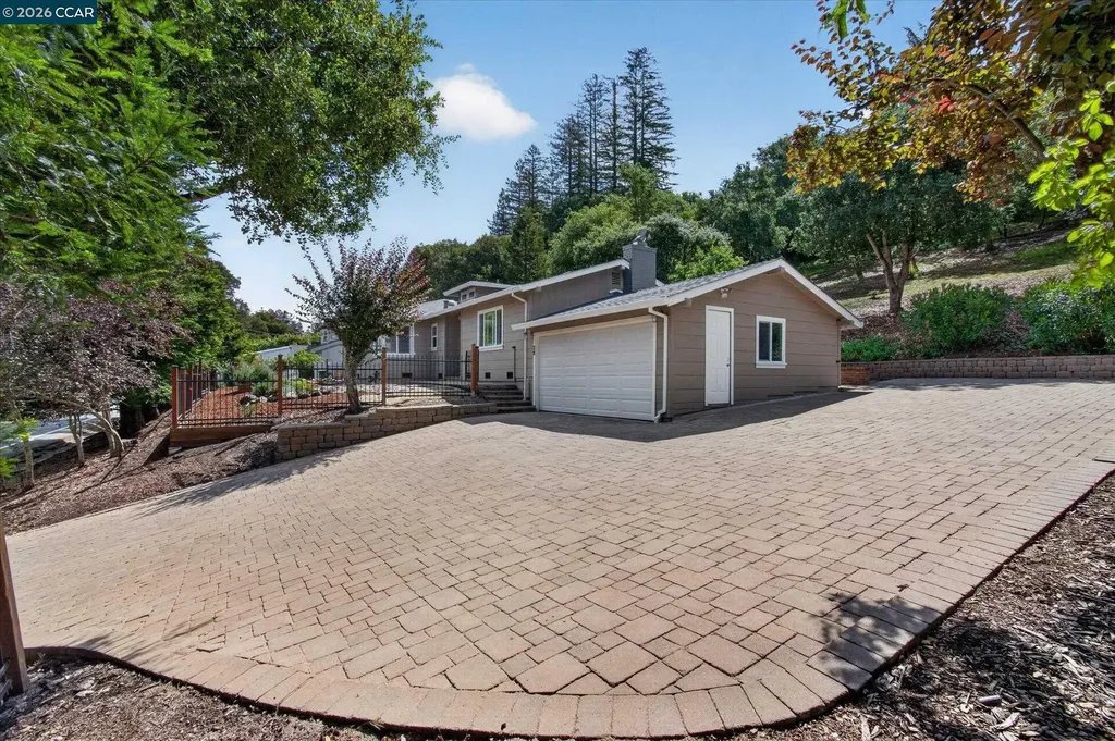 28 Rheem Boulevard Orinda CA 94563