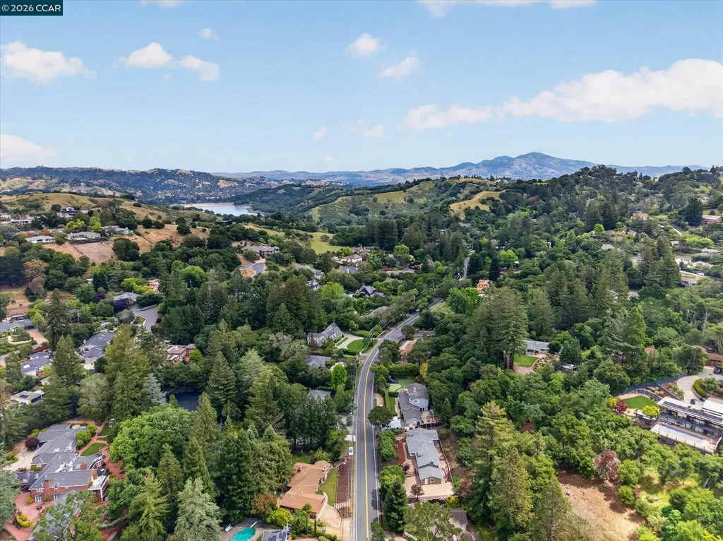 28 Rheem Boulevard Orinda CA 94563