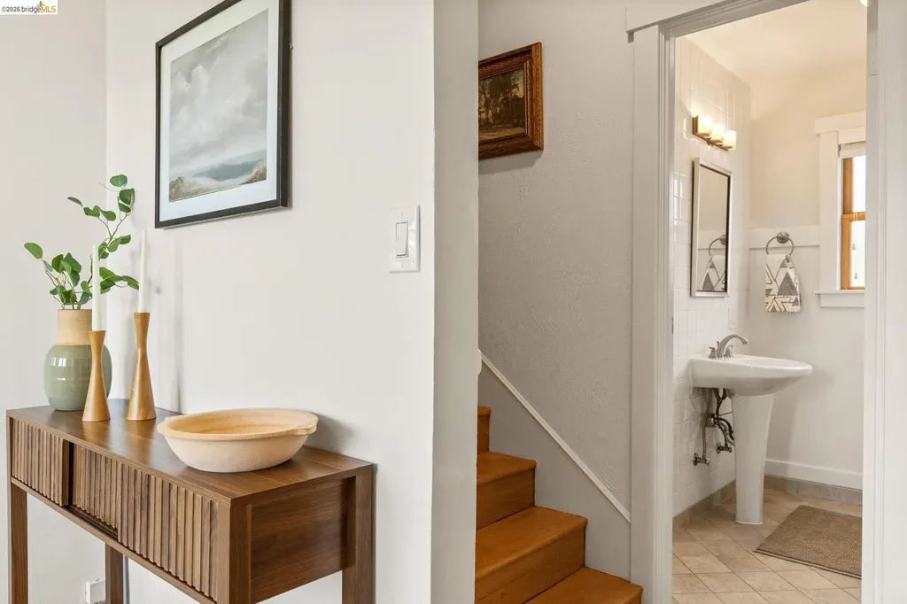 2434 Wilbur Street Oakland CA 94602