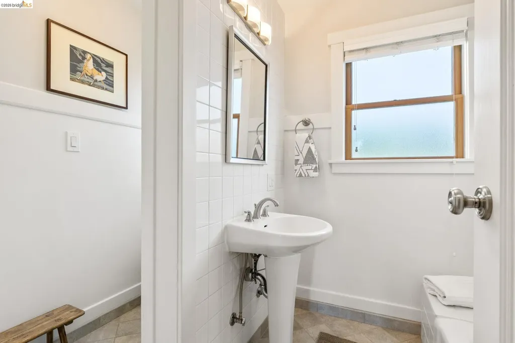 2434 Wilbur Street Oakland CA 94602