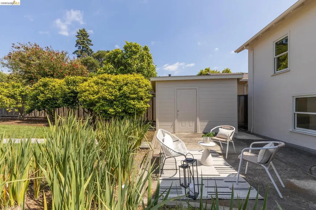2434 Wilbur Street Oakland CA 94602