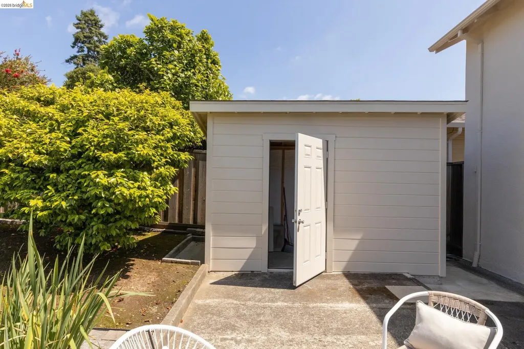 2434 Wilbur Street Oakland CA 94602