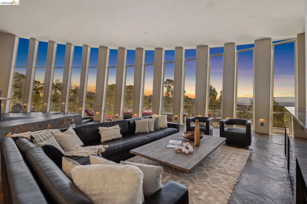 6343 Skyline Boulevard Oakland CA 94611