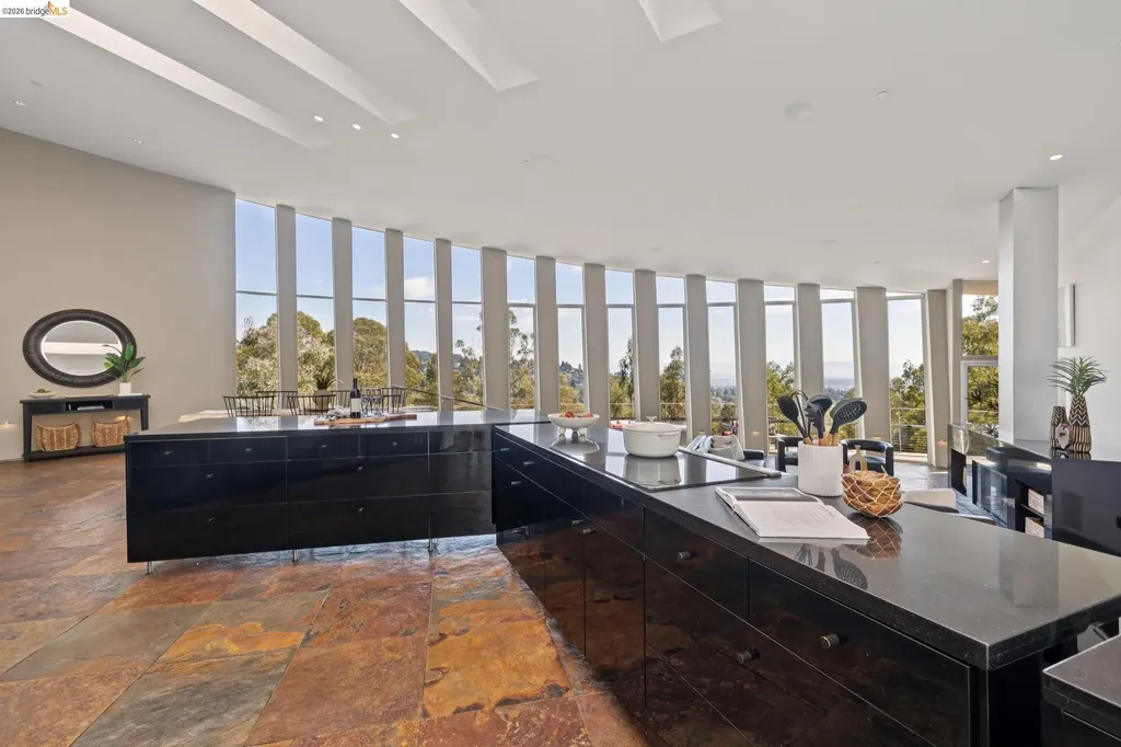 6343 Skyline Boulevard Oakland CA 94611