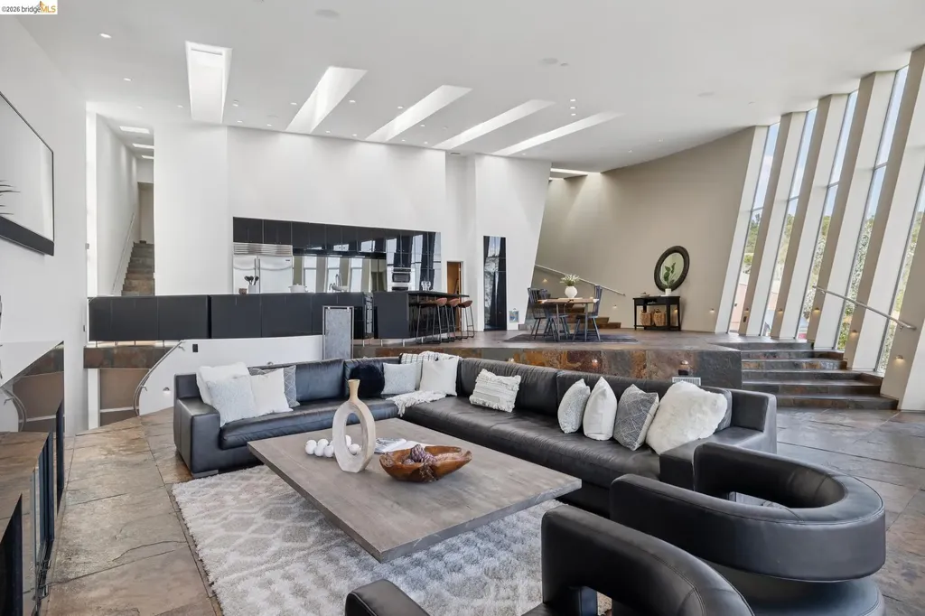 6343 Skyline Boulevard Oakland CA 94611