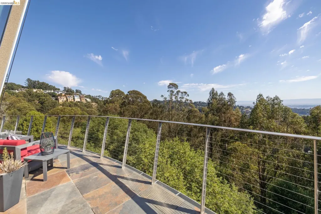 6343 Skyline Boulevard Oakland CA 94611