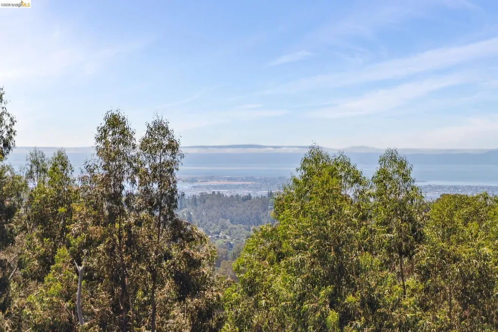 6343 Skyline Boulevard Oakland CA 94611