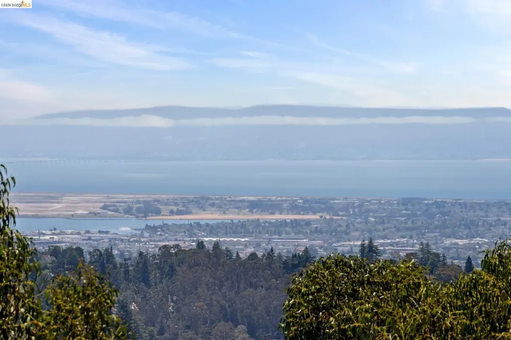 6343 Skyline Boulevard Oakland CA 94611