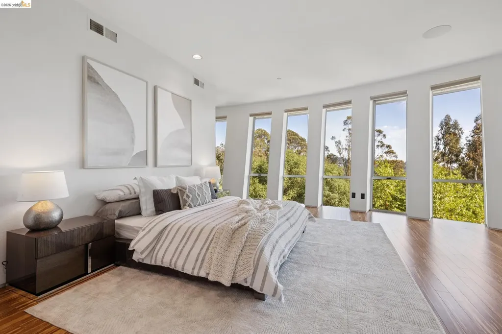 6343 Skyline Boulevard Oakland CA 94611