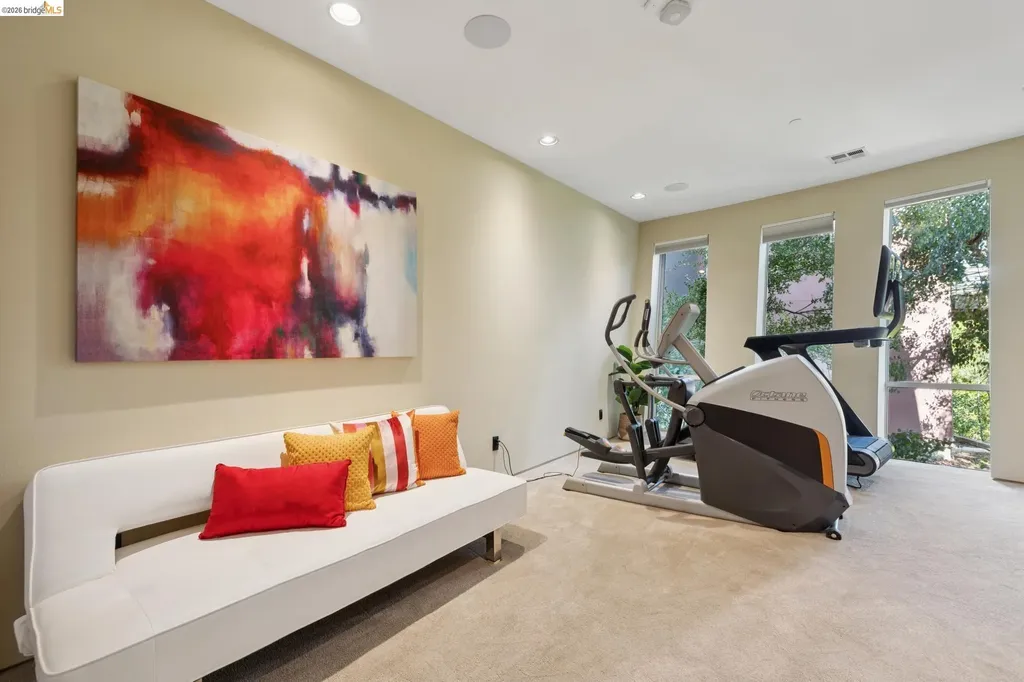 6343 Skyline Boulevard Oakland CA 94611