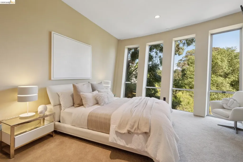 6343 Skyline Boulevard Oakland CA 94611