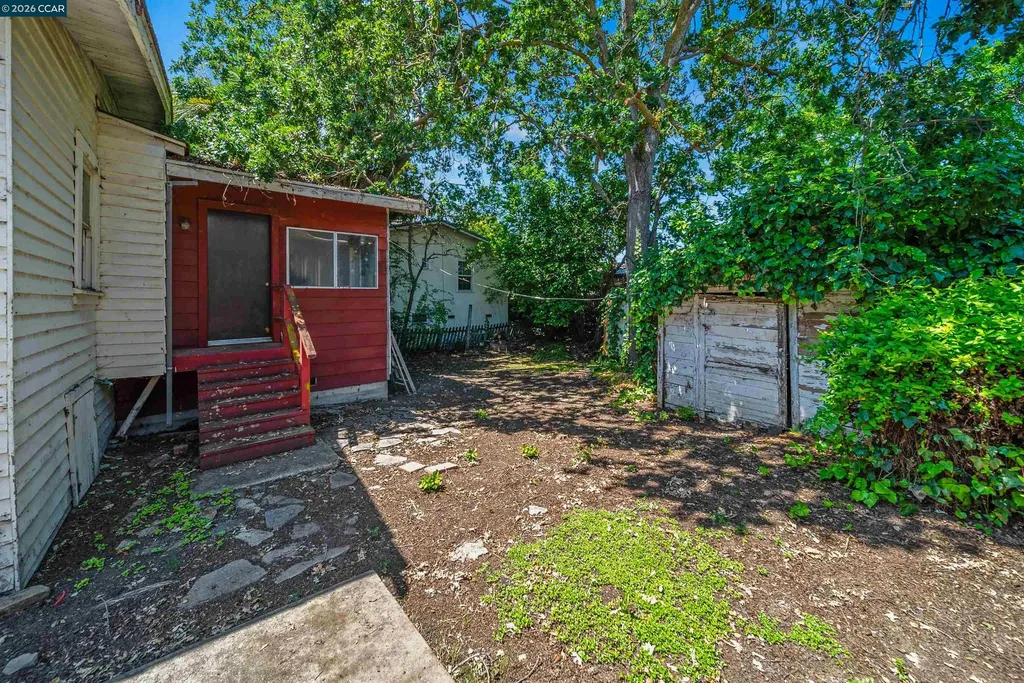 1215 Warren Street Martinez CA 94553
