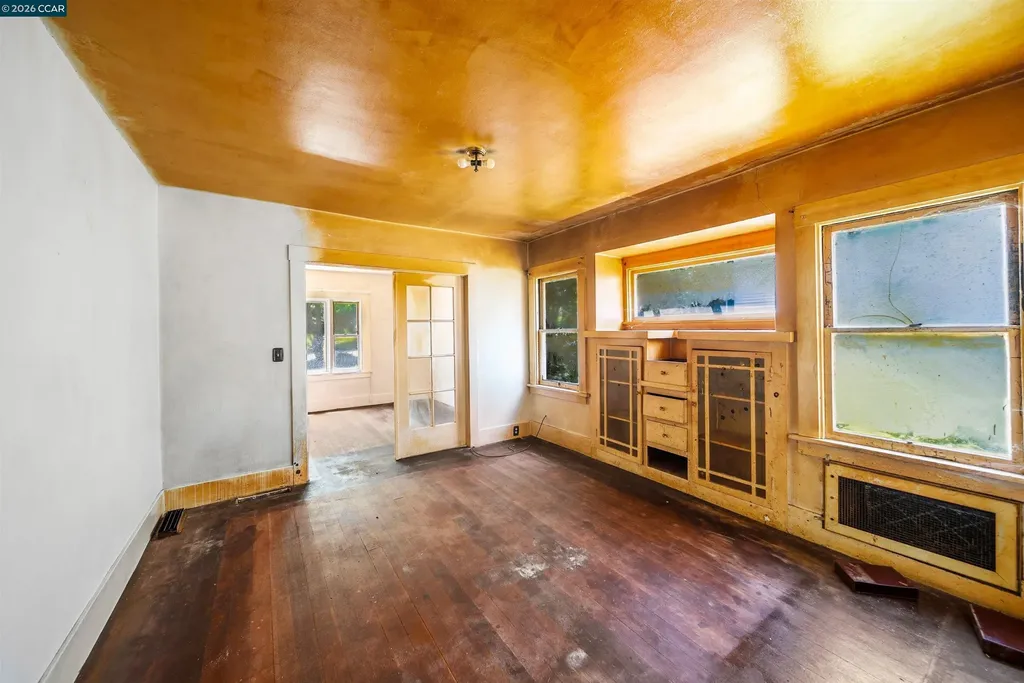 1215 Warren Street Martinez CA 94553