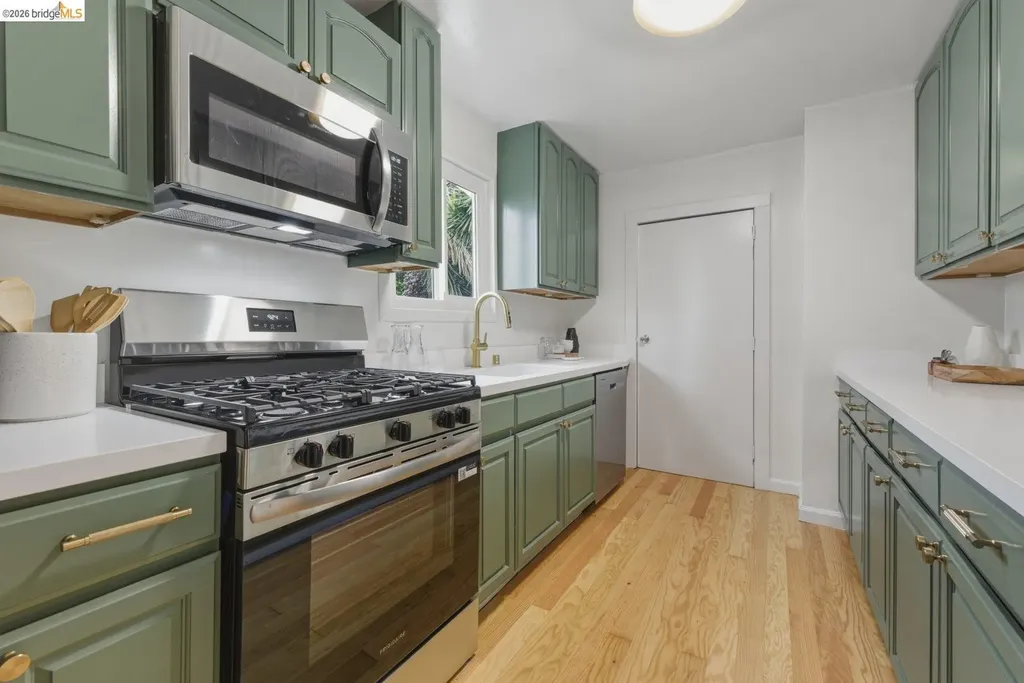 1558 8th Street Oakland CA 94607