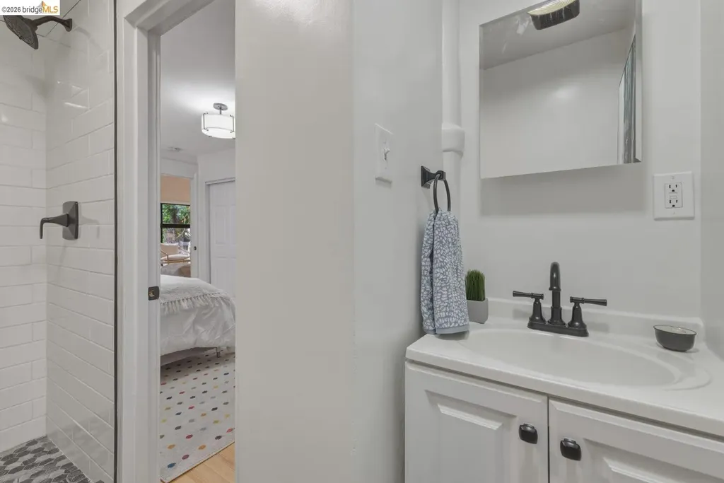 1558 8th Street Oakland CA 94607