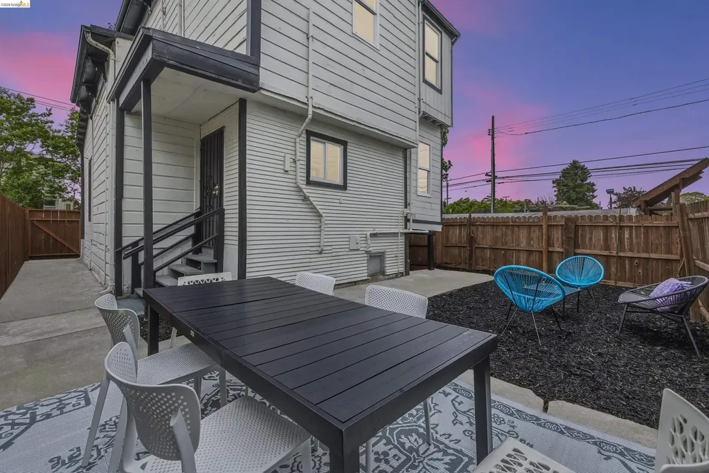 1558 8th Street Oakland CA 94607