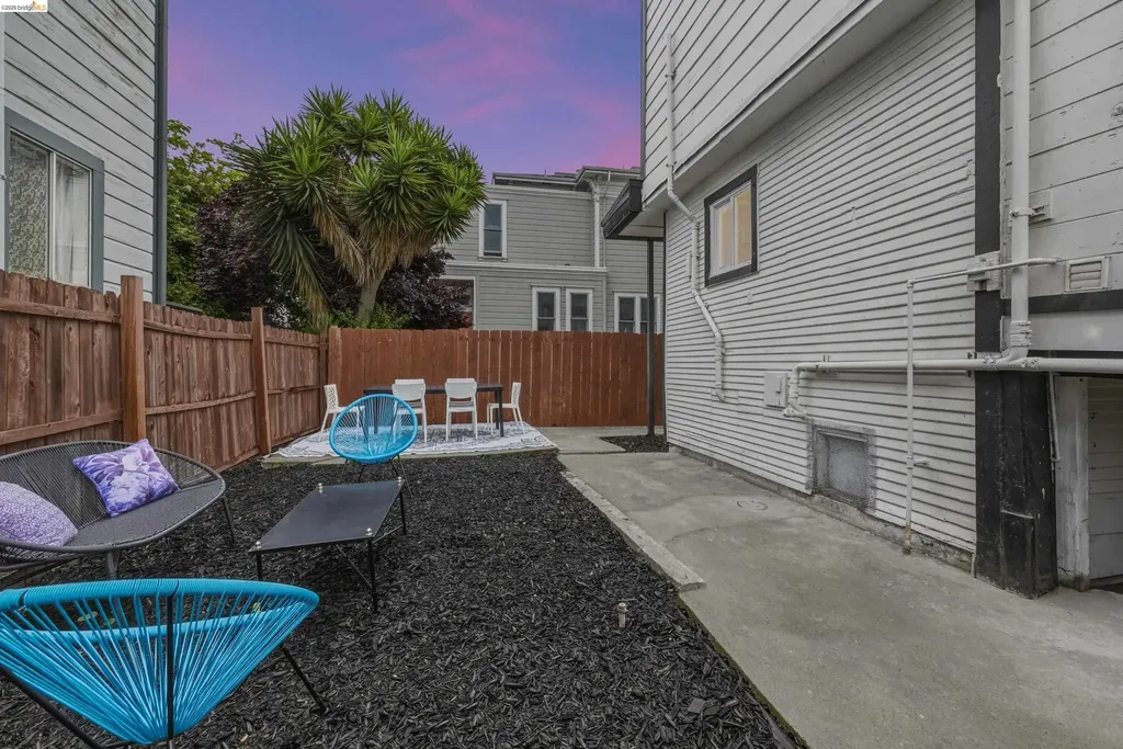 1558 8th Street Oakland CA 94607