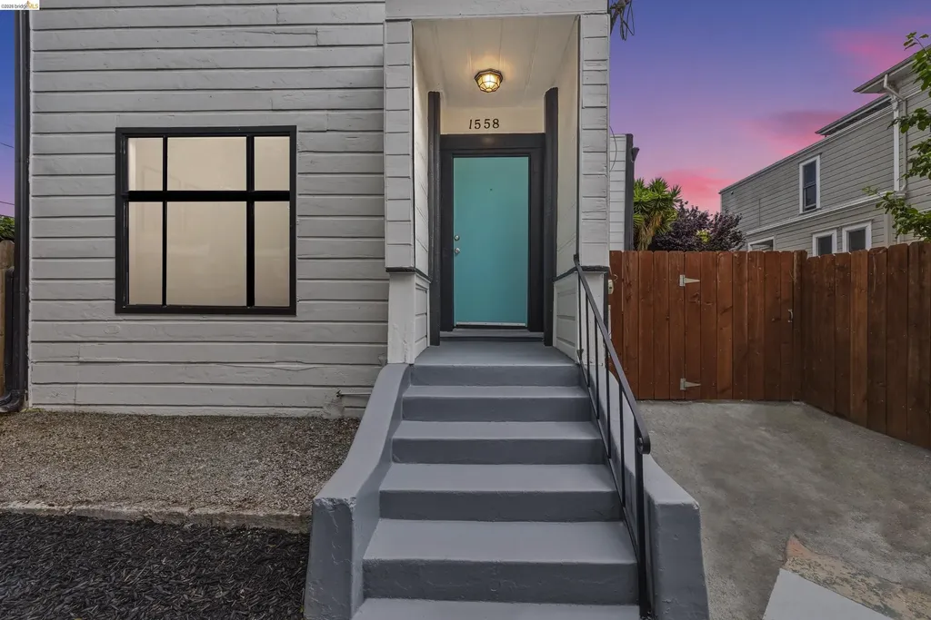 1558 8th Street Oakland CA 94607