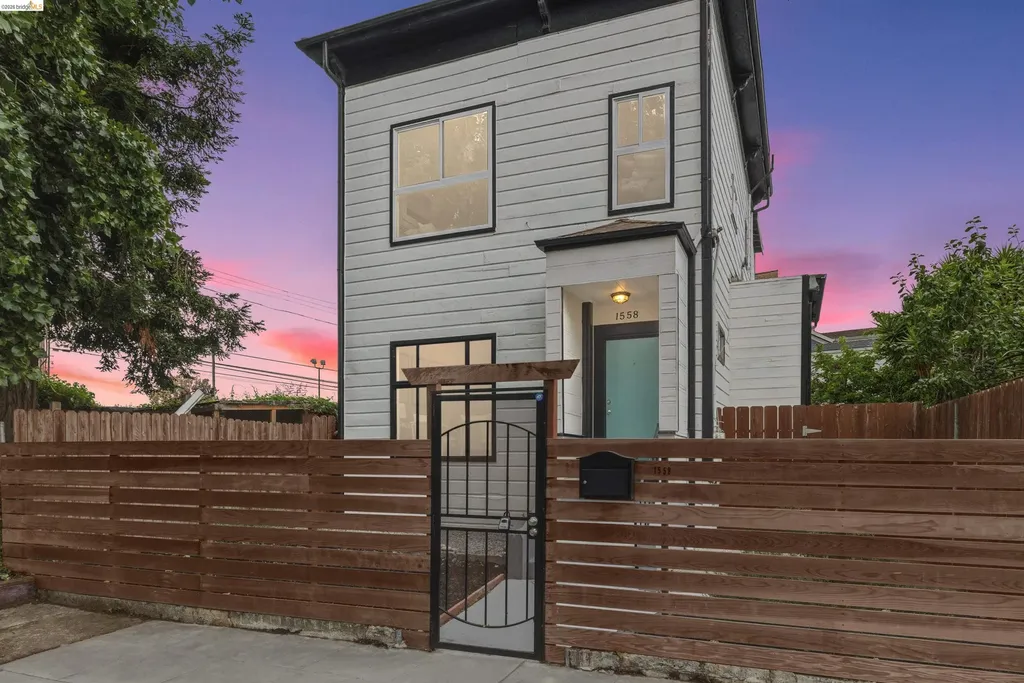 1558 8th Street Oakland CA 94607