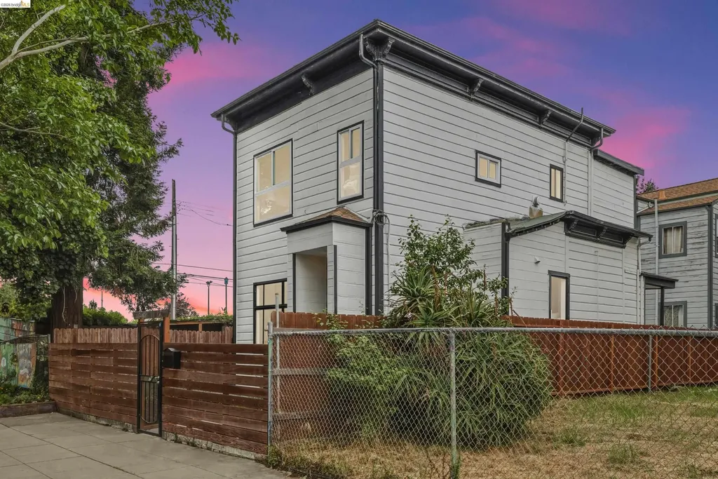 1558 8th Street Oakland CA 94607