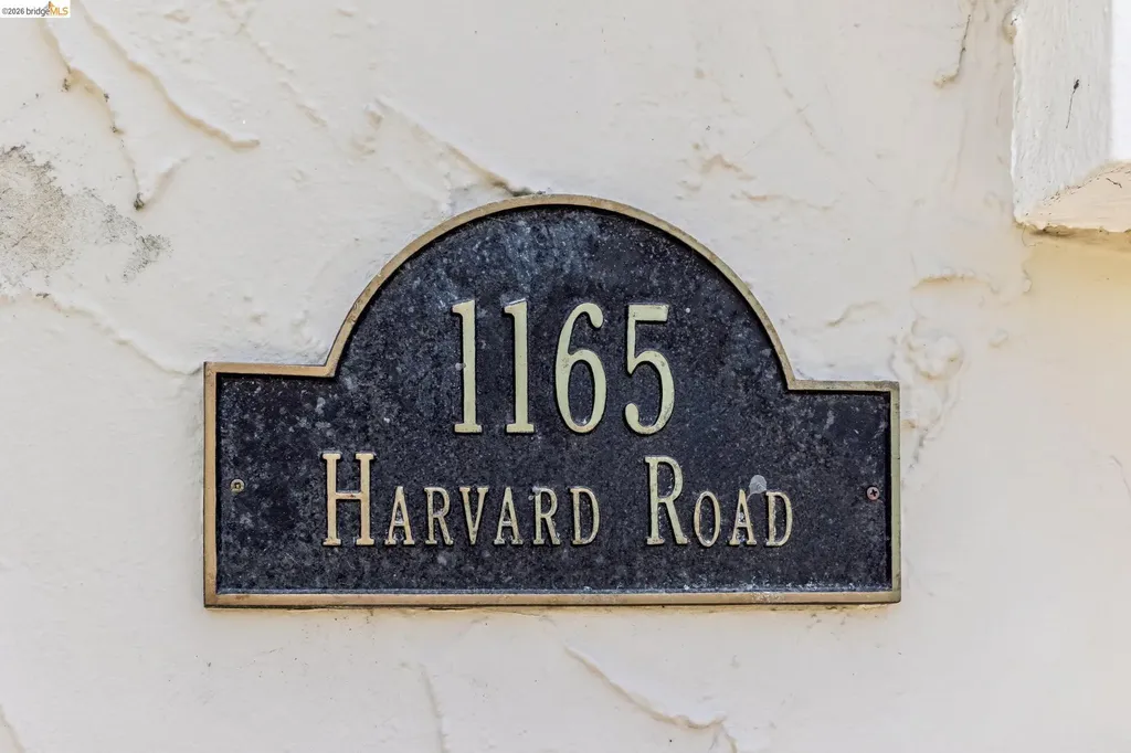 1165 Harvard Road Piedmont CA 94610