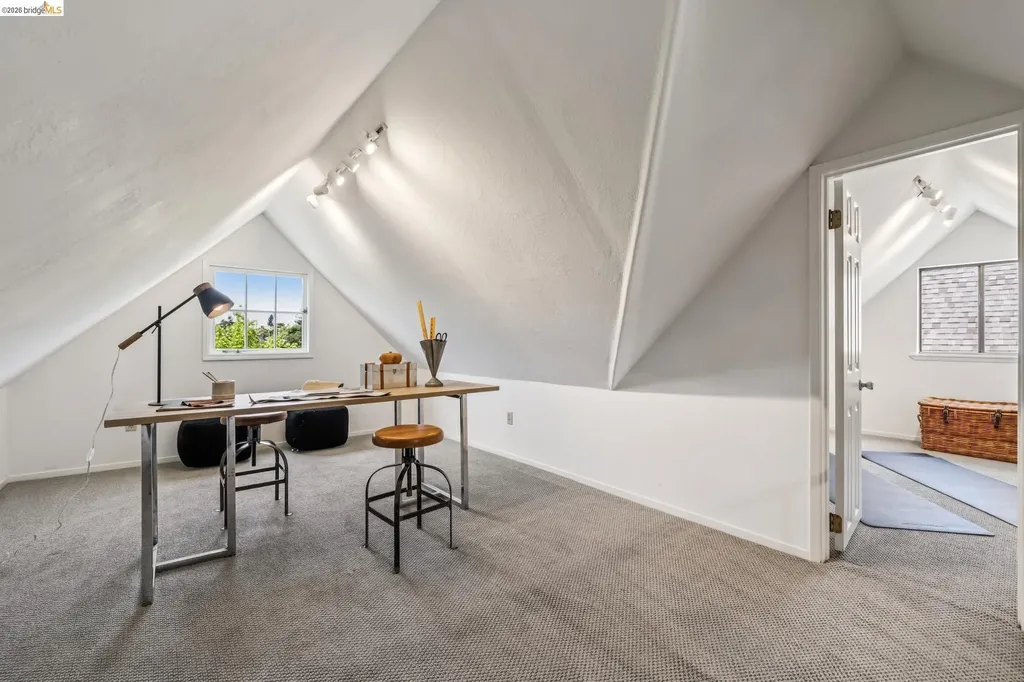 1165 Harvard Road Piedmont CA 94610