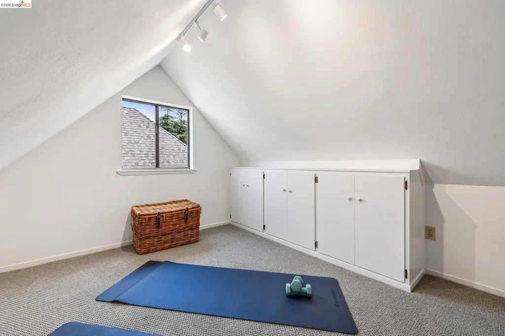 1165 Harvard Road Piedmont CA 94610