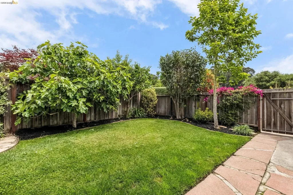 1165 Harvard Road Piedmont CA 94610