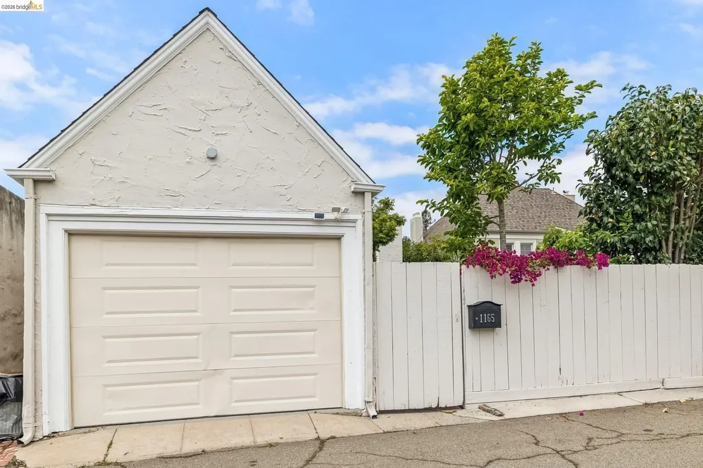 1165 Harvard Road Piedmont CA 94610