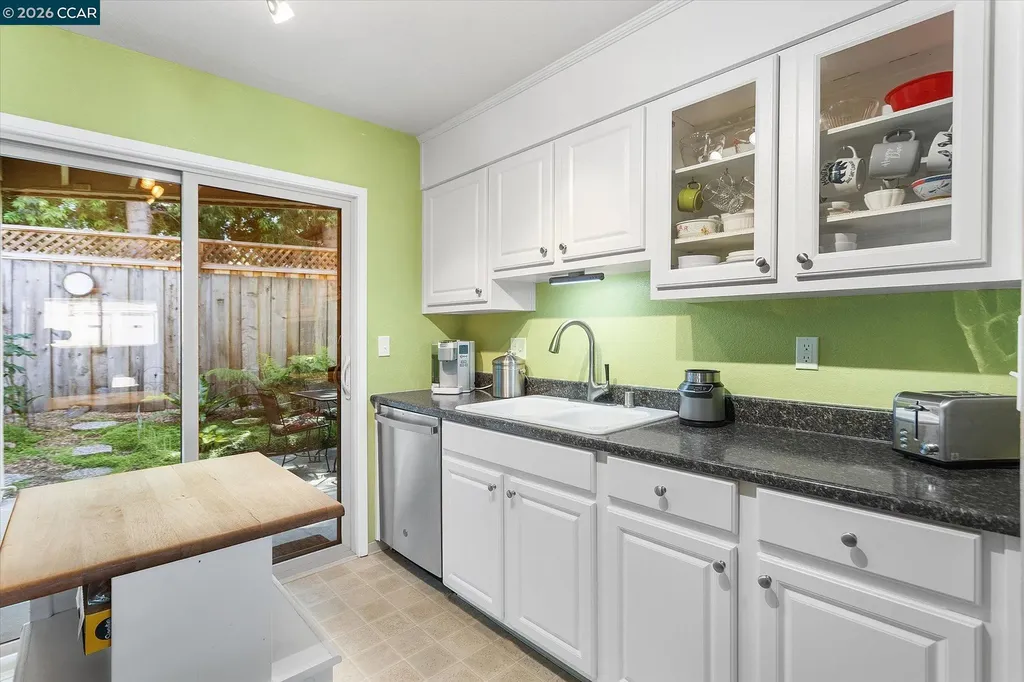 894 Lewelling Boulevard San Leandro CA 94579